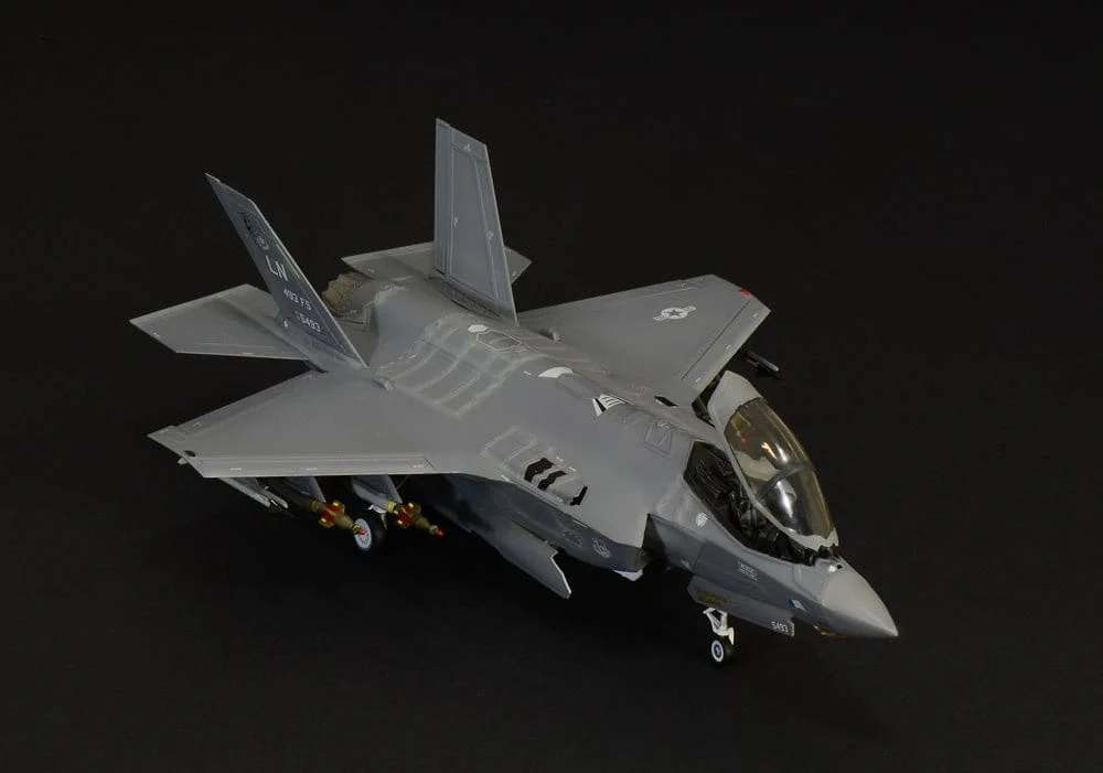 Italeri 1464S 1/72 Lockheed Martin F35A Lightning II Beast Mode Plastic Model Kit - Image 2