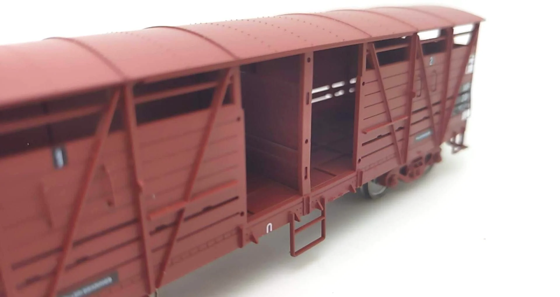Ixion HO Scale VR Cattle Wagon 3-Pack E, contents MF7, MF21, MF23** - Image 2