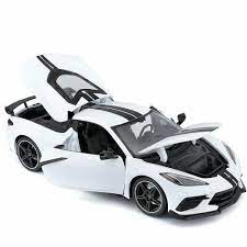 Maisto 1/18 2020 Chevrolet Corvette Stingray Coupe High Wing - White** - Image 2