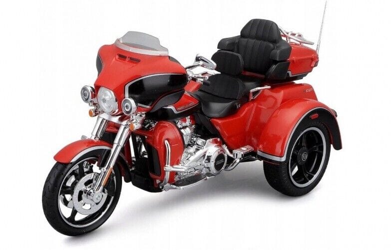 Maisto 1/12 Harley Davidson 2021 Tri Glide Diecast Motorbike Assorted Colors