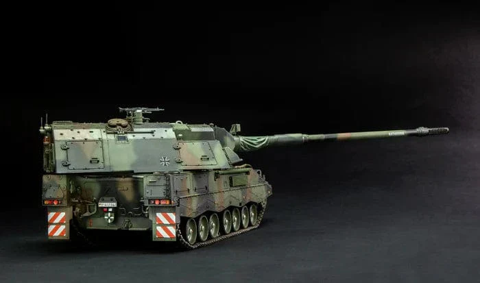 Meng 1/35 German Panzerhaubitze 2000 Self-Propelled Howitzer Plastic Model Kit - Image 3