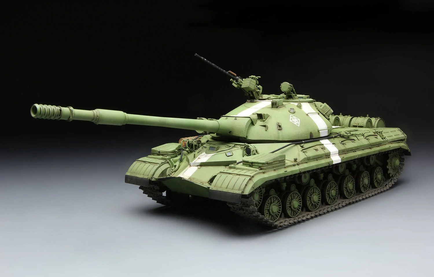 Meng 1/35 Soviet T-10M Heavy Tank Plastic Model Kit - Image 3
