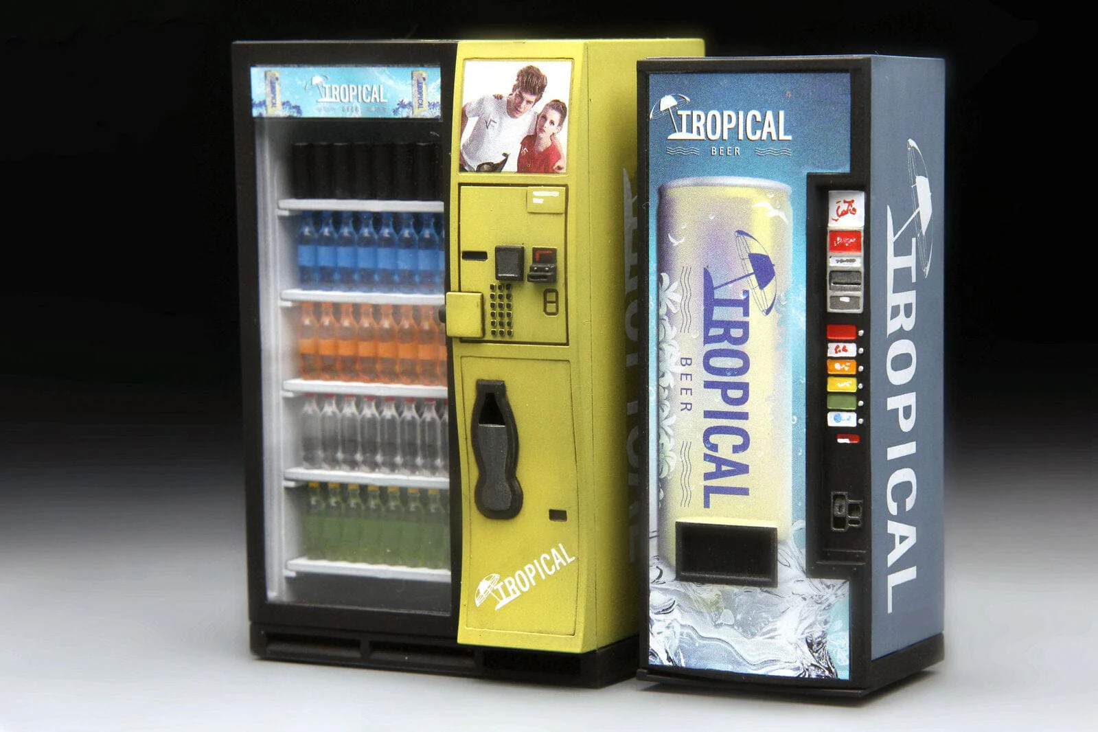 Meng 1/35 Vending Machine & Dumpster Set Plastic Model Kit - Image 3