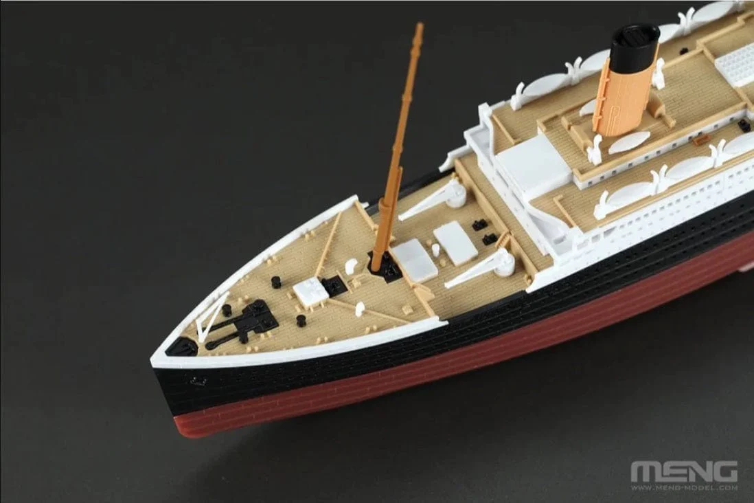 Meng 1/700 R.M.S. Titanic Plastic Model Kit - Image 4