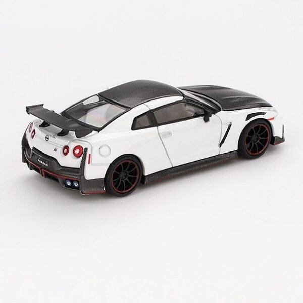 Mini GT 1/64 Nissan GT-R Nismo 2024 Brilliant White Pearl - Image 3