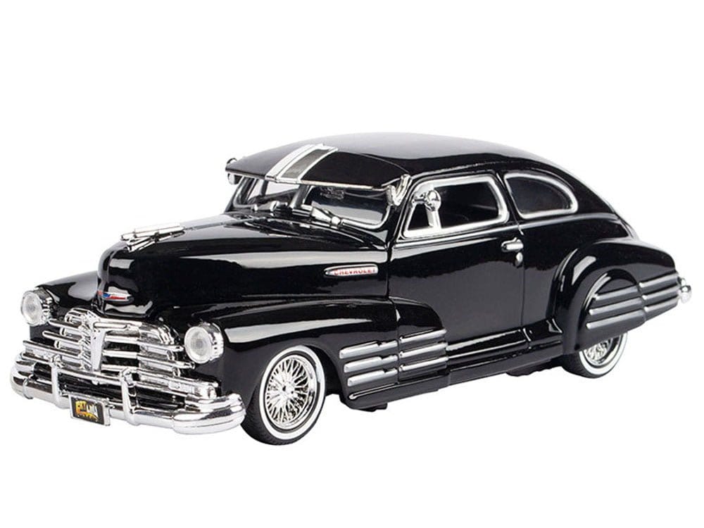 Motor Max 1/24 1948 Chevy Aero Sedan Fleetline Get Low Series Assorted Colours (1) - Image 2