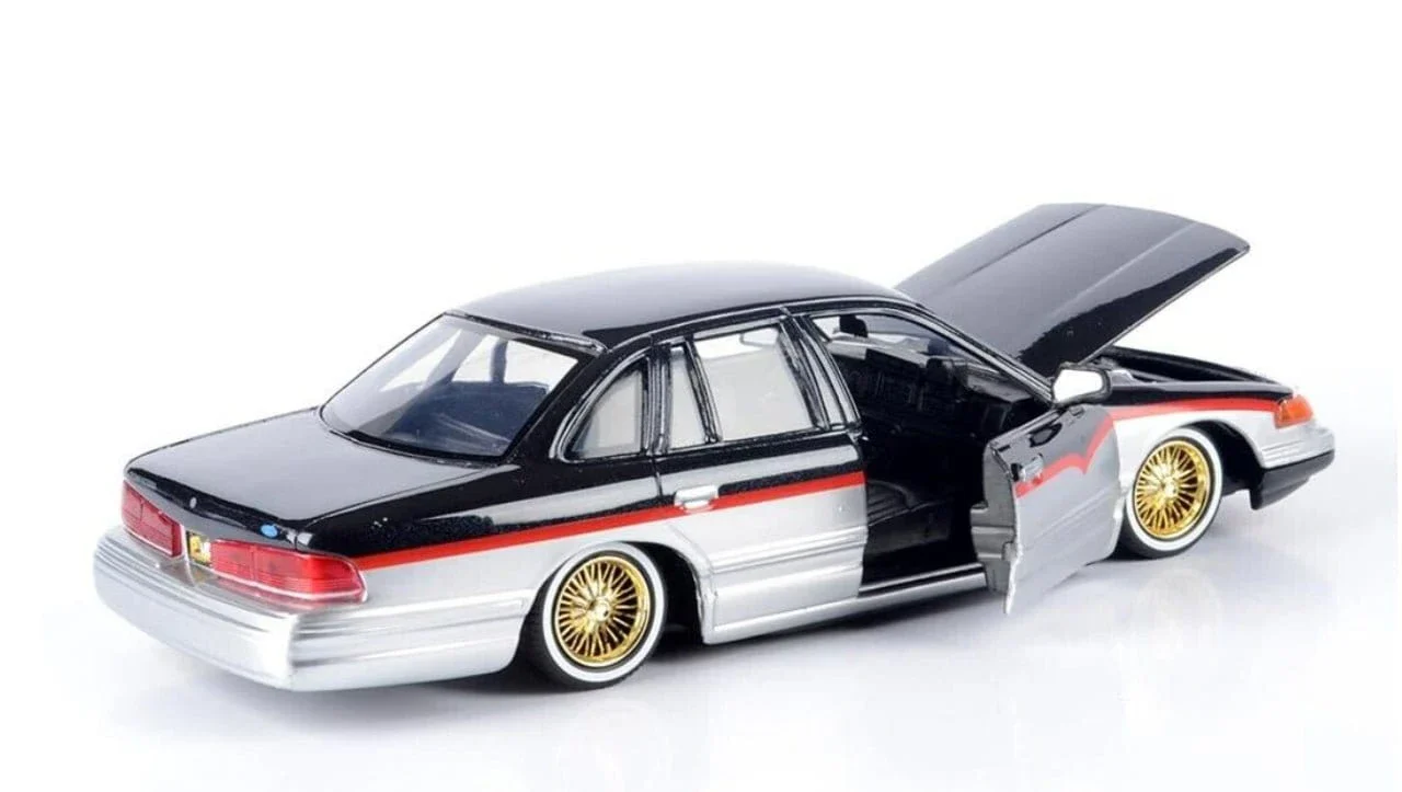 Motor Max 1/24 1998 Ford Cown Victoria Get Low Series Assorted Colours (1)**