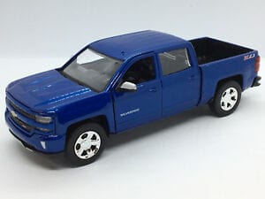 Motor Max 1/24 2017 Chevy Silverado 1500 LT Z71 Crew Cab - Assorted Colours**
