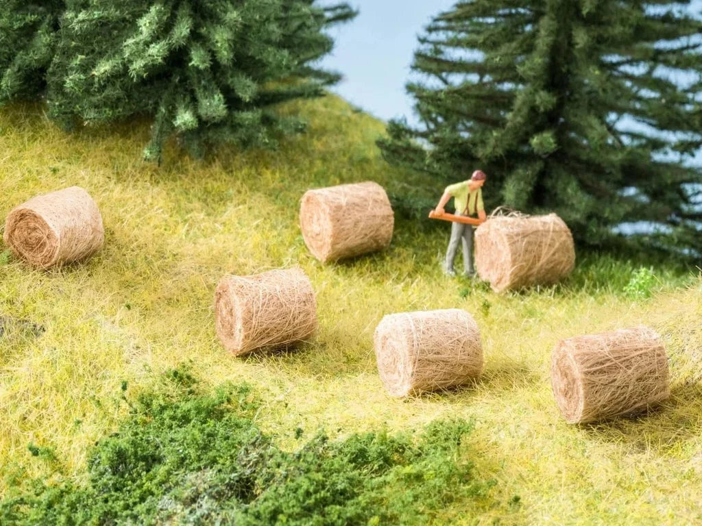 Noch HO Scale Hay Bales - 18 Pieces [07460] - Image 2