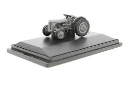 Oxford 1/76 Grey Ferguson Tea Tractor