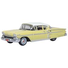 Oxford 1/87 Chevrolet Impala Sport Coupe 1958 Colonial Cream/Snowcrest White (HO Scale)
