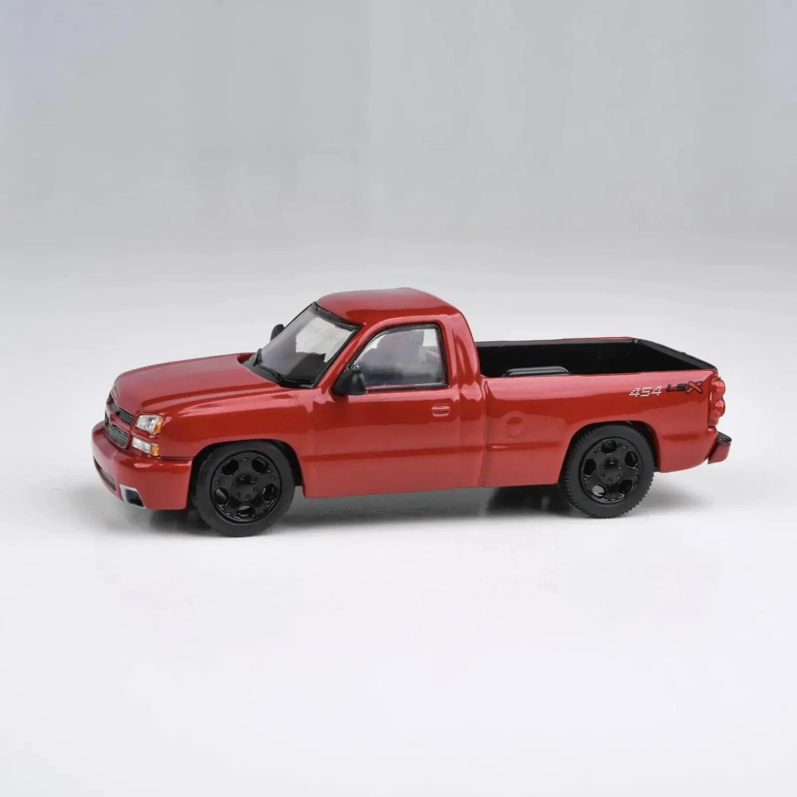 Para64 1/64 2006 Chevrolet Silverado Single Cab Victory Red Diecast Model Car - Image 2