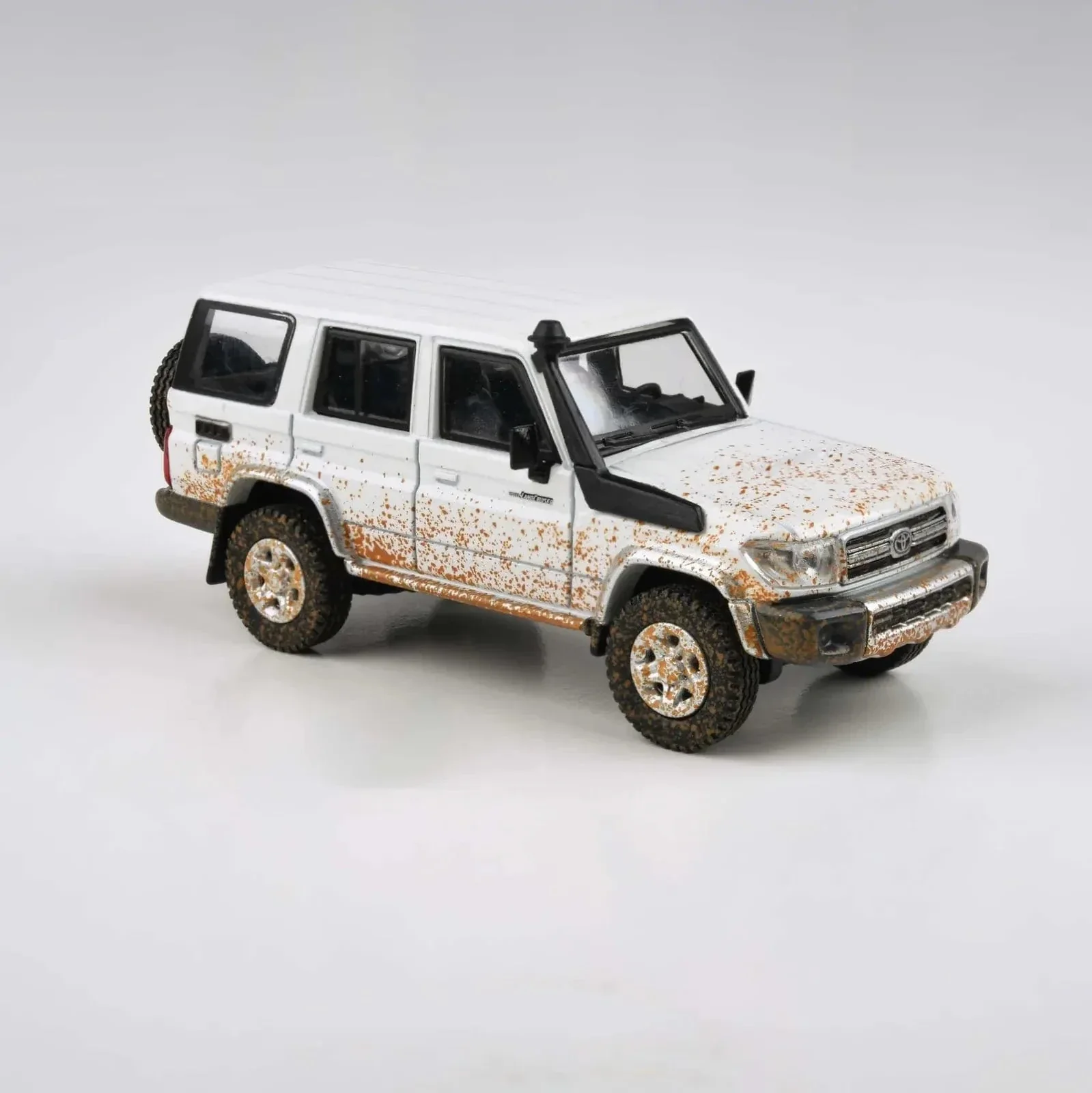 Para64 1/64 2014 Toyota Land Cruiser LC76 Off Road Effect Diecast Model Car - Image 2