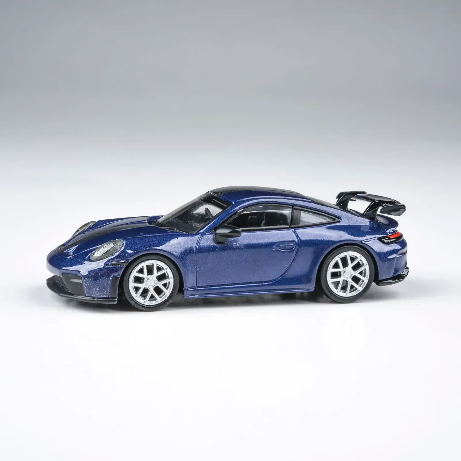 Para64 1/64 2025 Porsche 911 GT3 (992.2) Gentian Blue Metallic RHD - Image 2