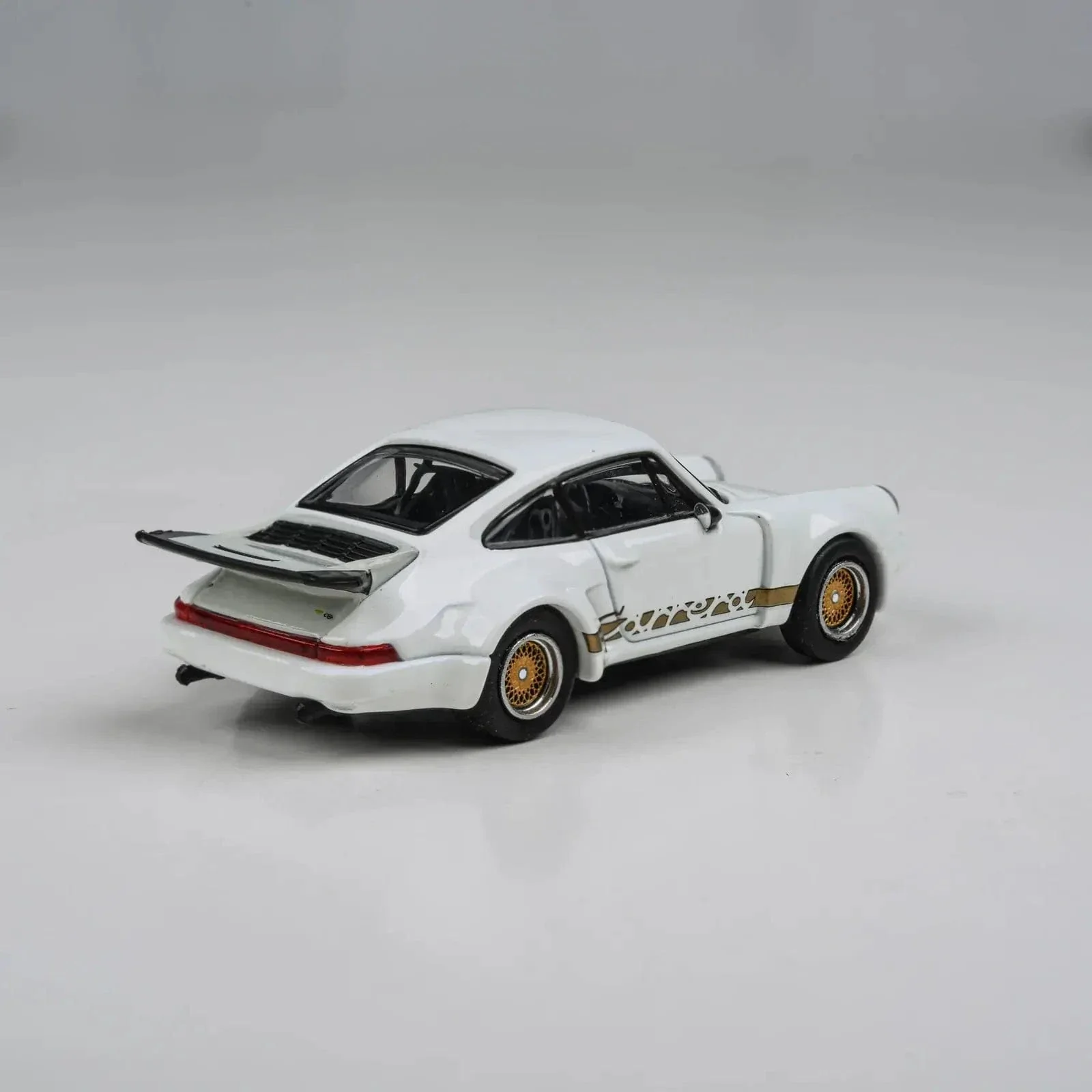 Para64 1/64 Porsche 911 Carrera RSR 3.0 Grand Prix White Diecast Model Car - Image 2
