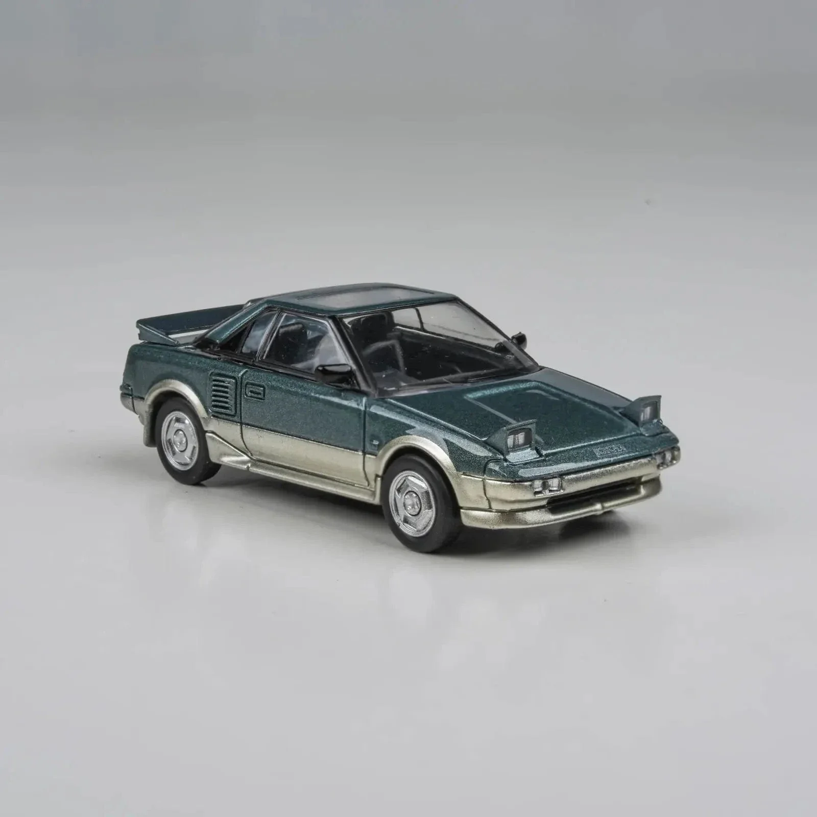 Para64 1/64 Toyota MR2 MK1 Green/Gold RHD Diecast Model Car - Image 2