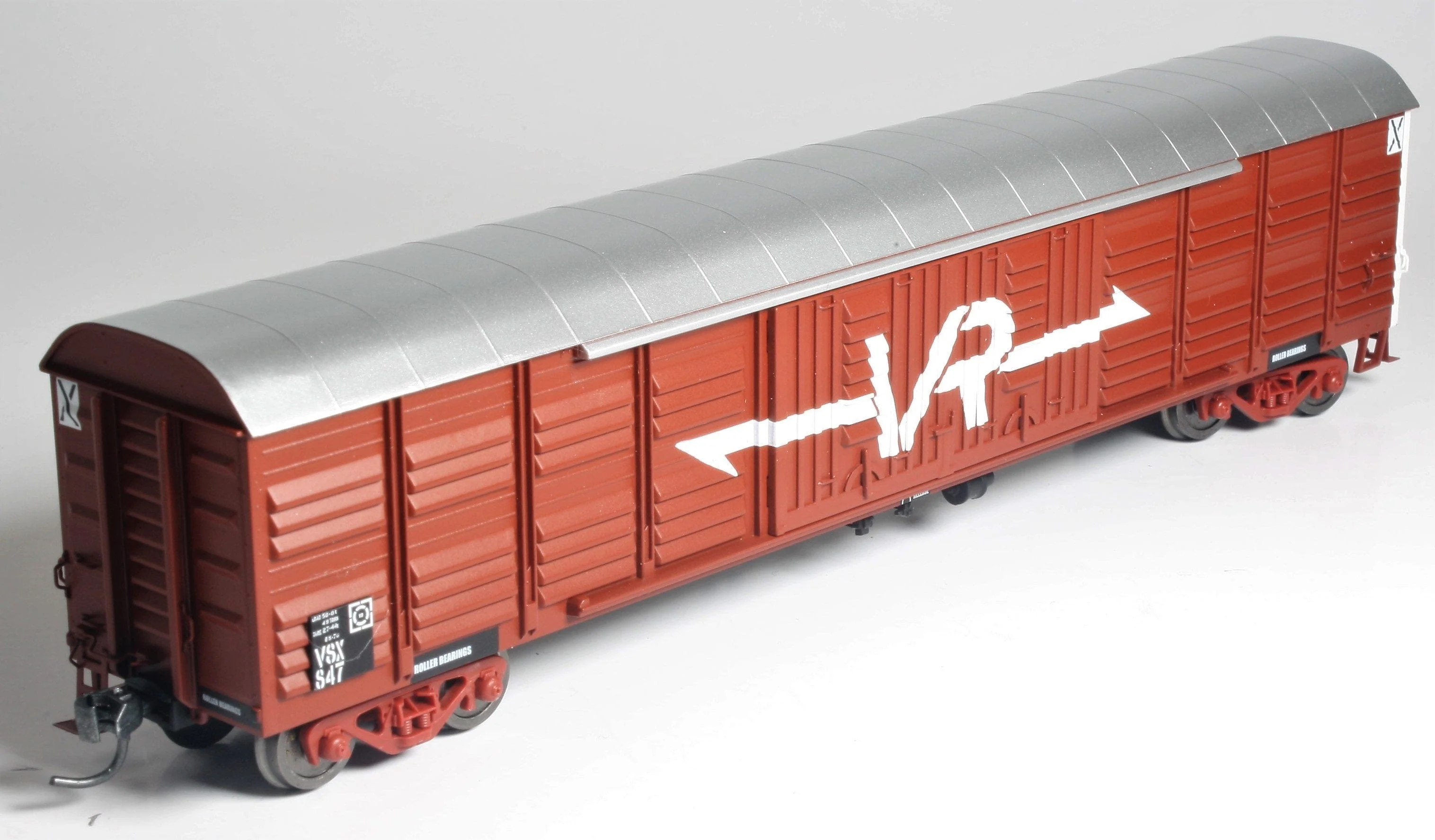 Powerline HO Scale VSX Louvre Van VSX-847 Red [PD-200A-847]
