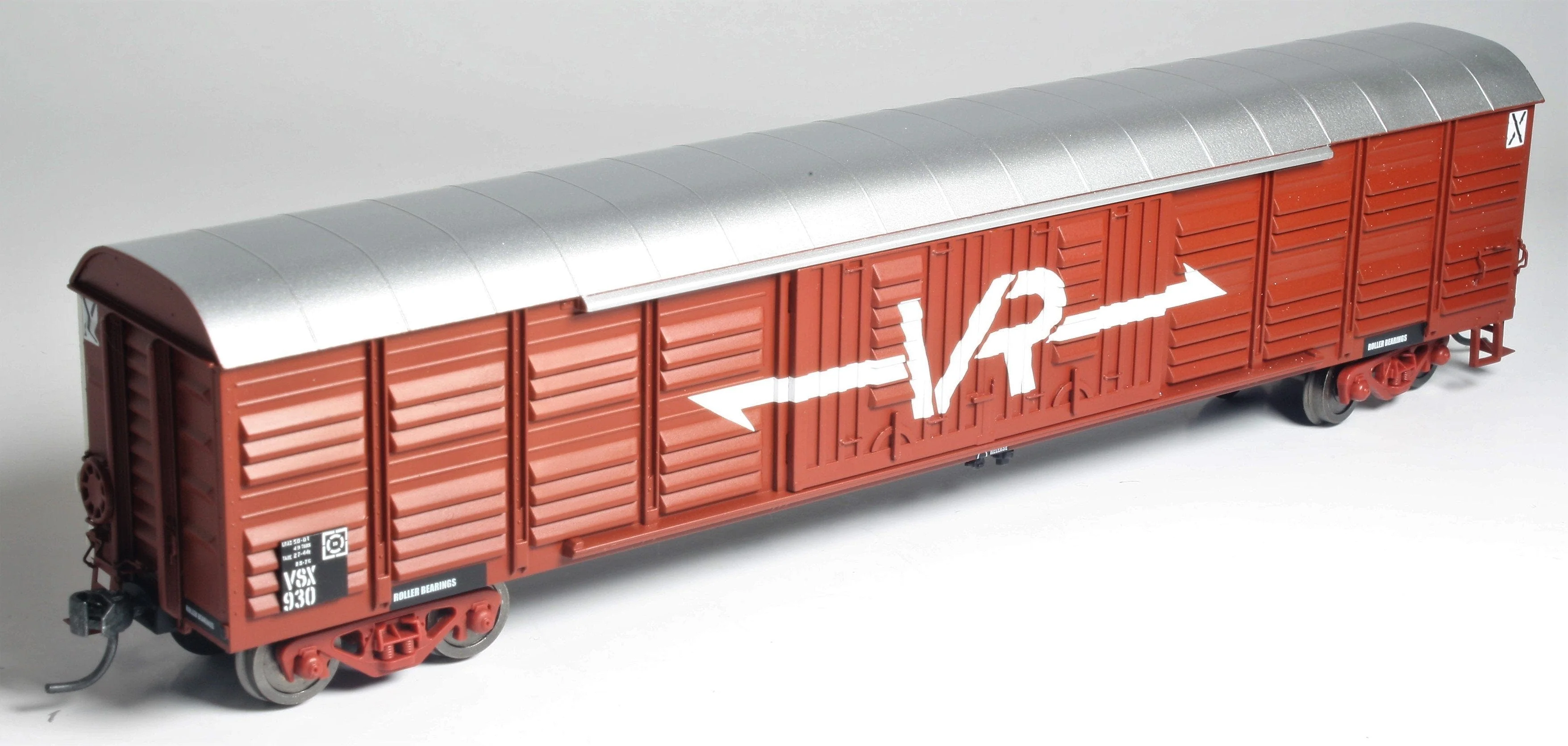 Powerline HO Scale VSX Louvre Van VSX-930 Red Kadee Coupler [PD-200A-930]