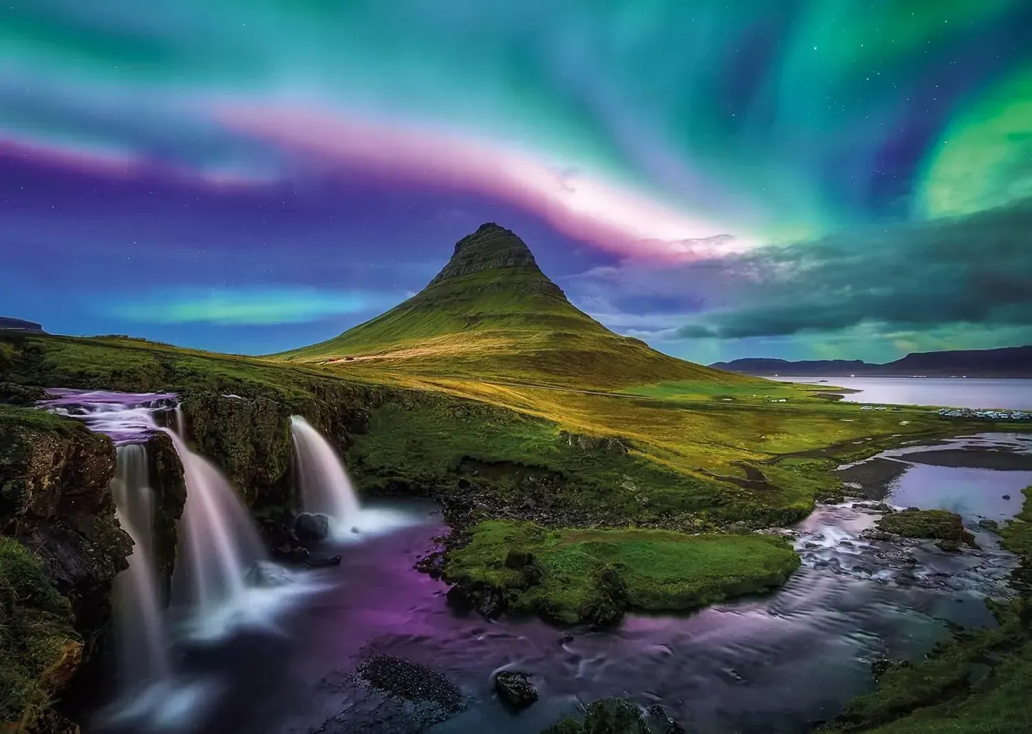 Ravensburger WJPC25: Aurora Over Kirkjufell 1000pc Puzzle - Image 2