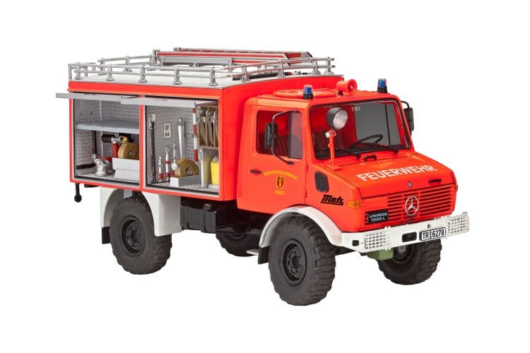 Revell 07512 1/24 Mercedes-Benz Unimog U 1300 TLF 8/18 Plastic Model Kit - Image 2