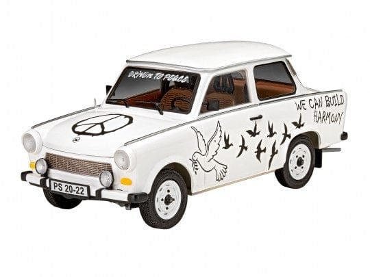Revell 07713 1/24 Trabant 601S Builders Choice Plastic Model Kit - Image 2