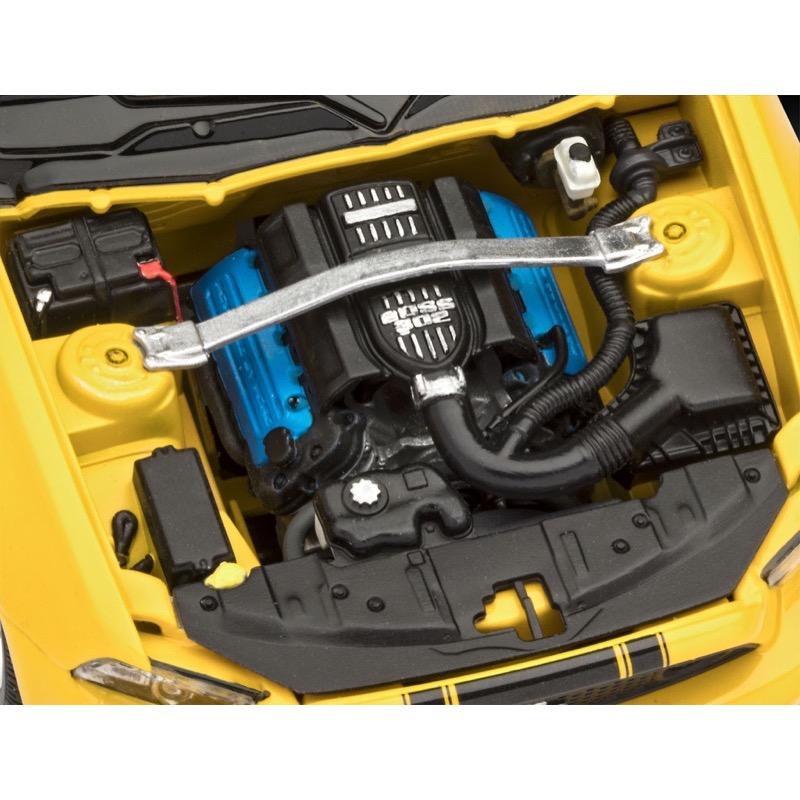 Revell 1/25 2013 Ford Mustang Boss 302 Plastic Model - Image 3
