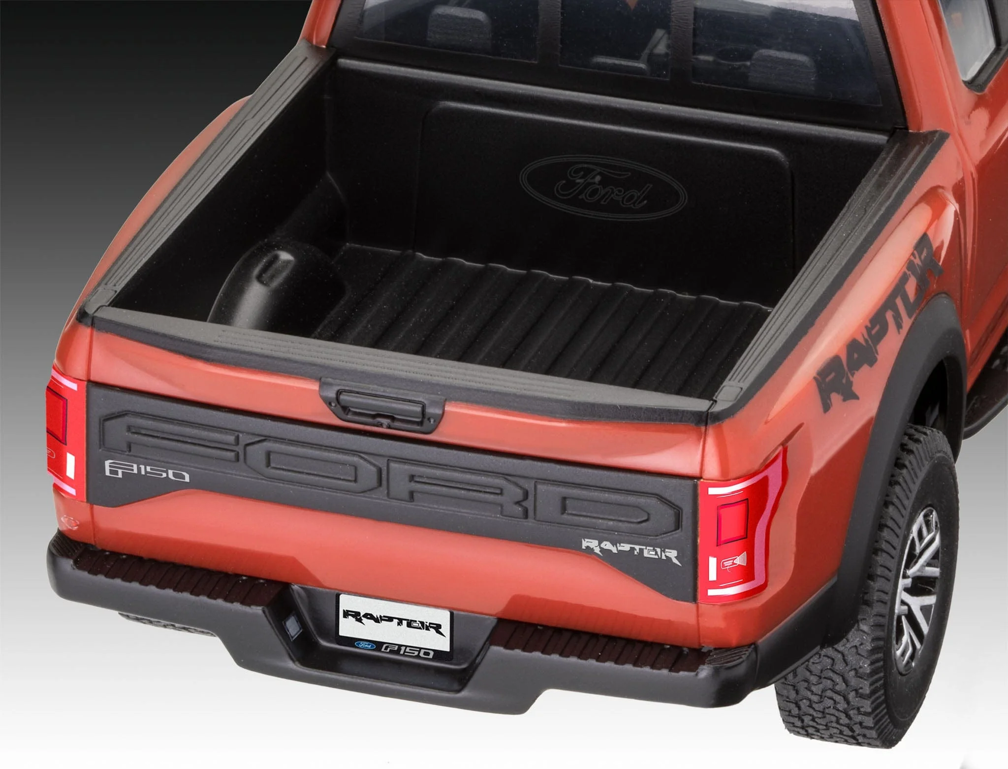 Revell 1/25 2017 Ford F-150 Raptor - Image 4