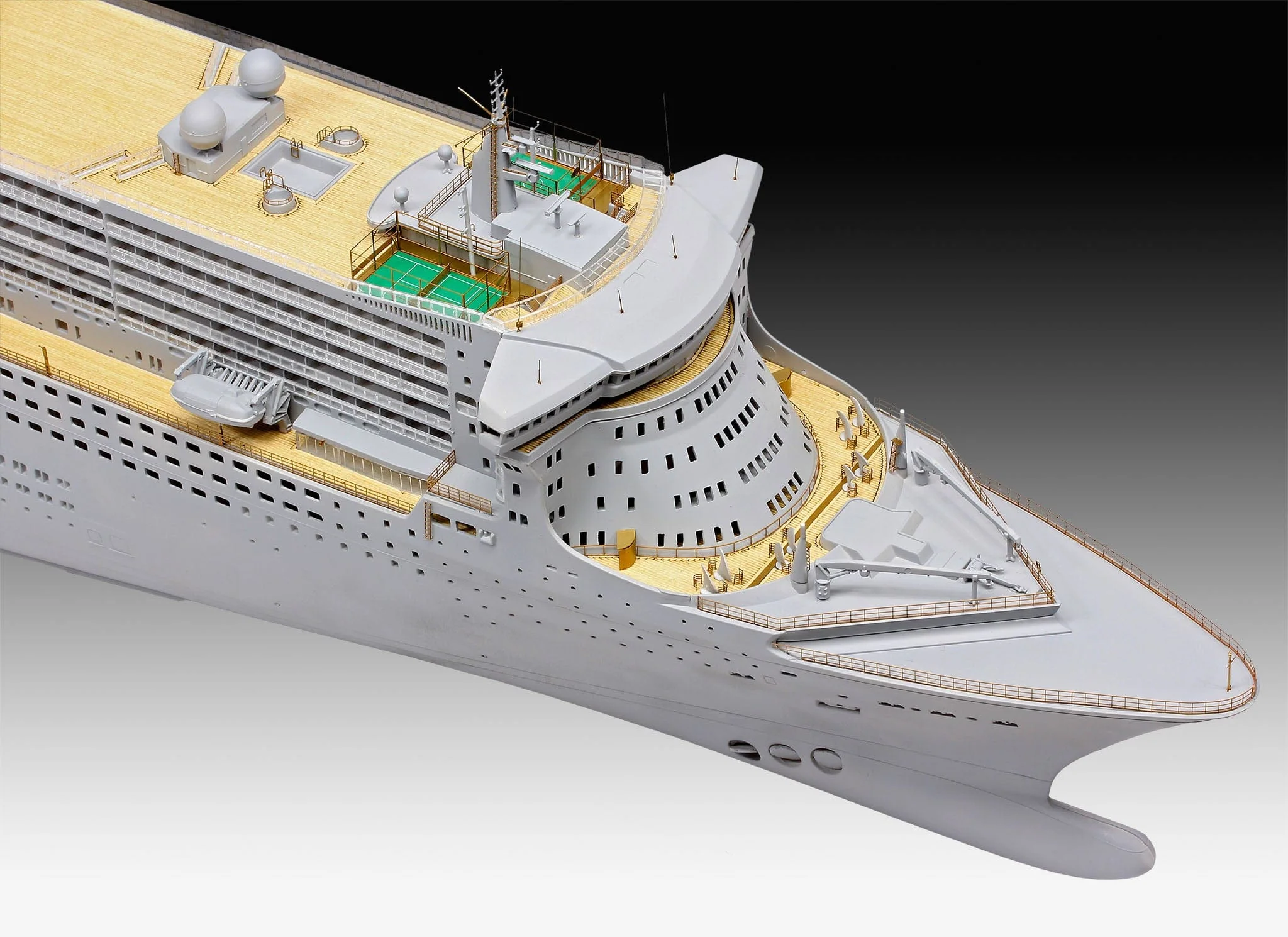 Revell 1/400 Queen Mary 2 Platinum Edition - Image 5