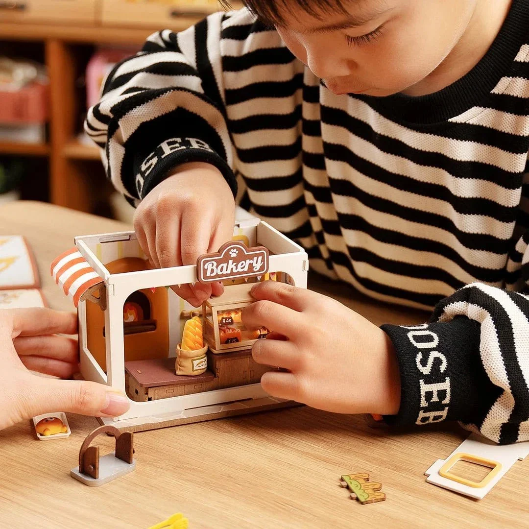 Rolife Teddys Food Box DIY Miniature House Kit - Image 4