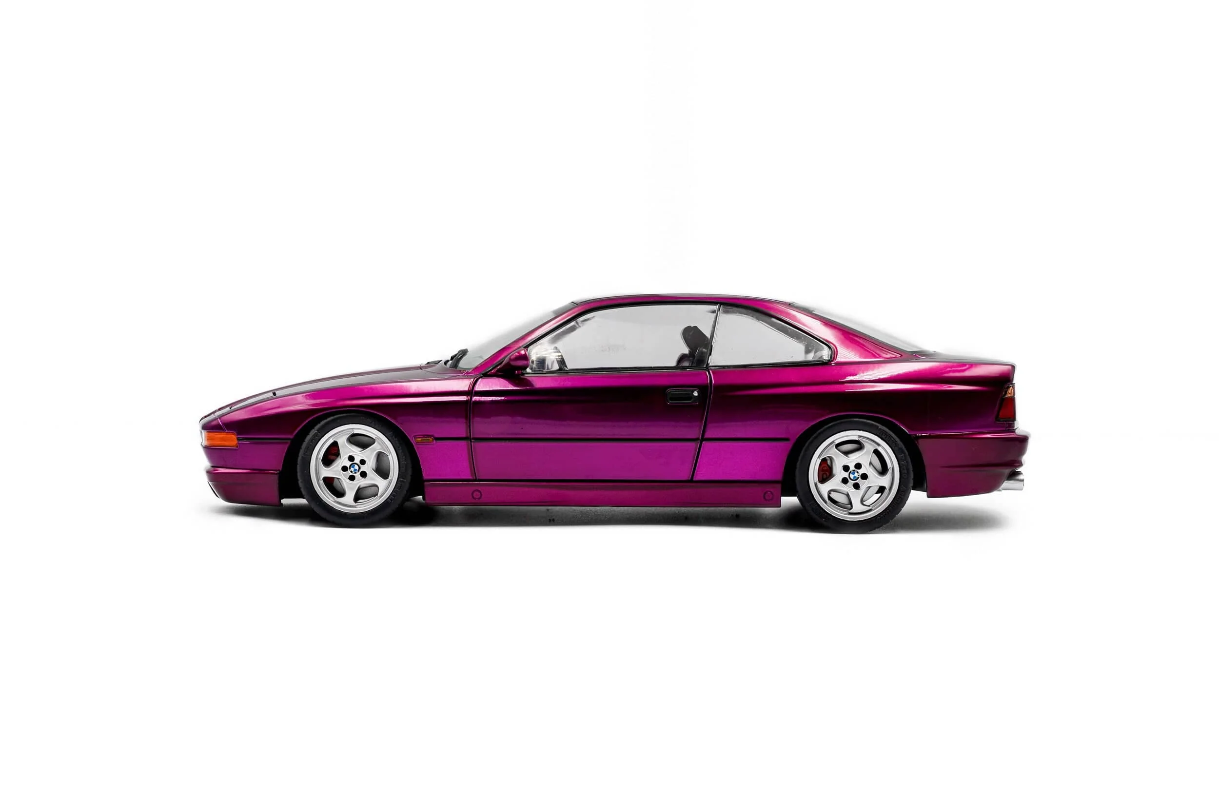 Solido 1/18 Violet 1991 BMW 850 (E31) CSI Daytona Diecast Model - Image 2