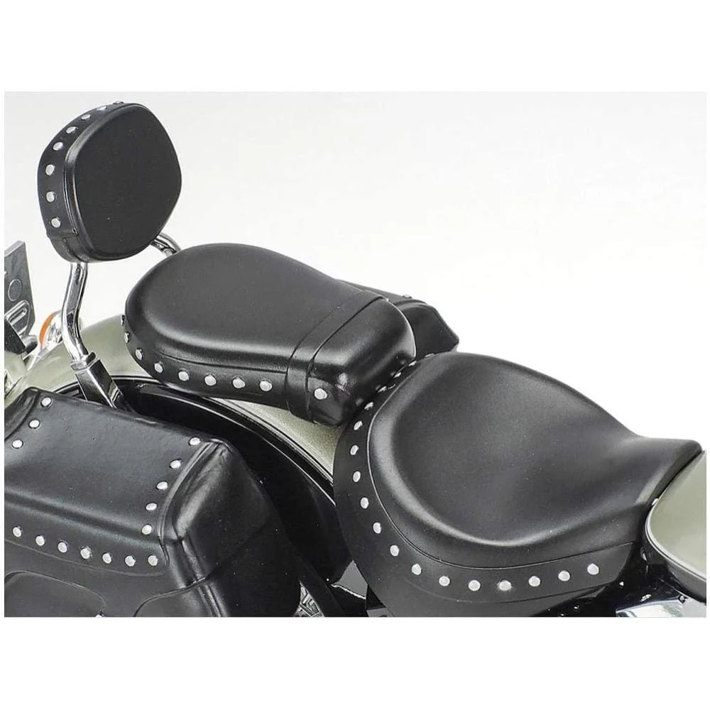 Tamiya 1/12 Yamaha XV1600 Roadstar Custom - Image 4