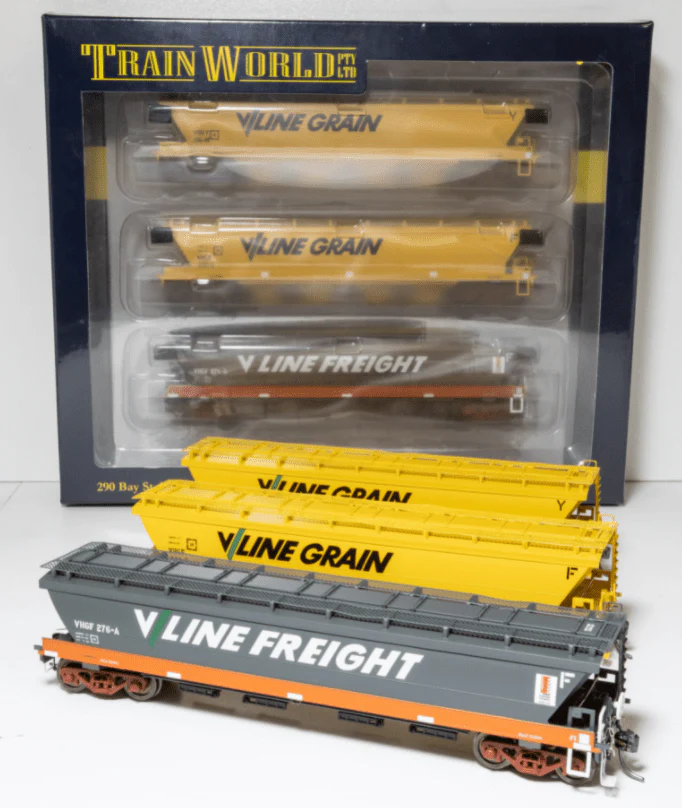 Train World TWP-2 V/Line Wheat Hopper 3 Car Pack