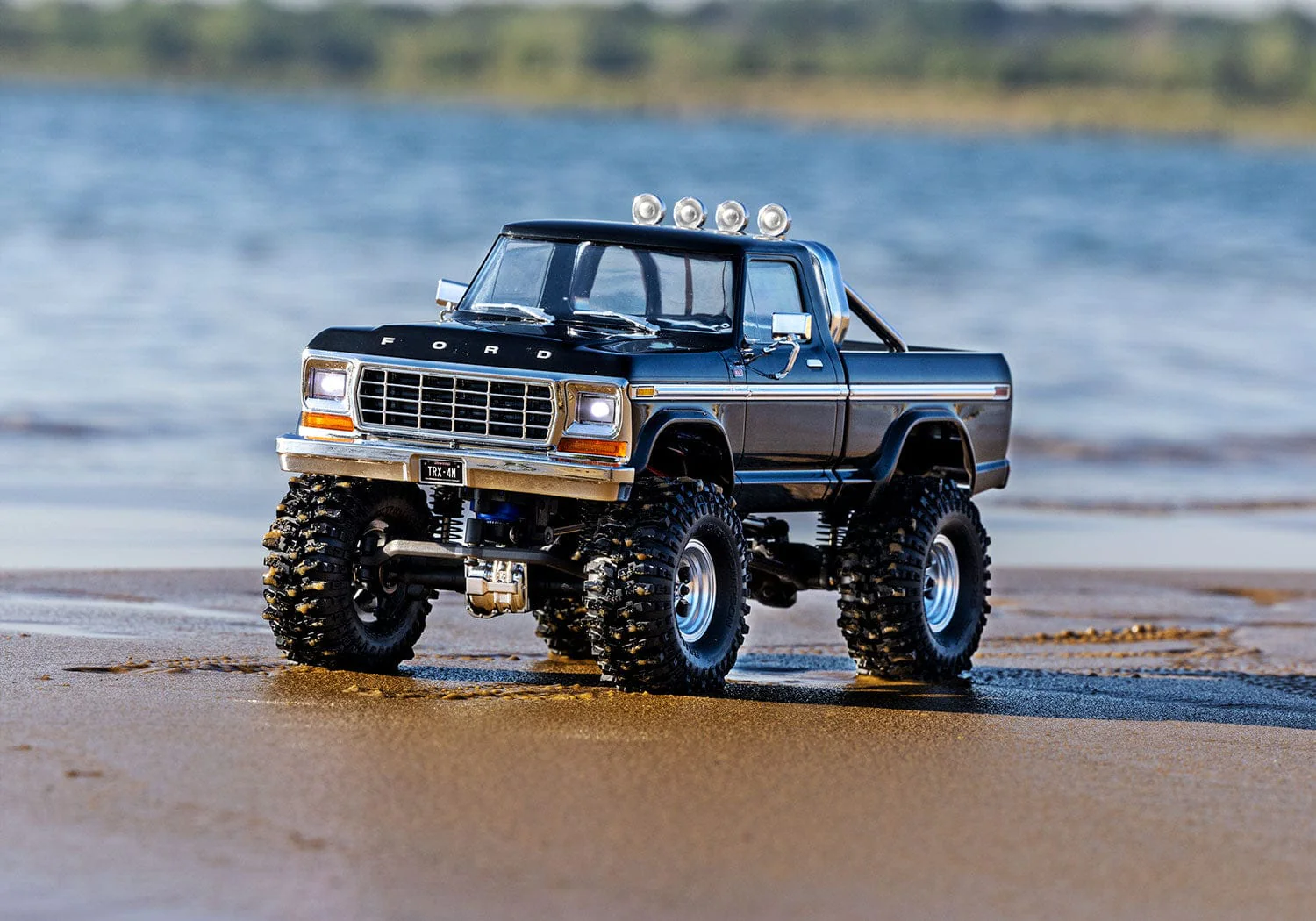 Traxxas 1/18 TRX-4M 4WD 1979 Ford F150 Ranger XLT RC Truck High Trail Edition Black - Image 5