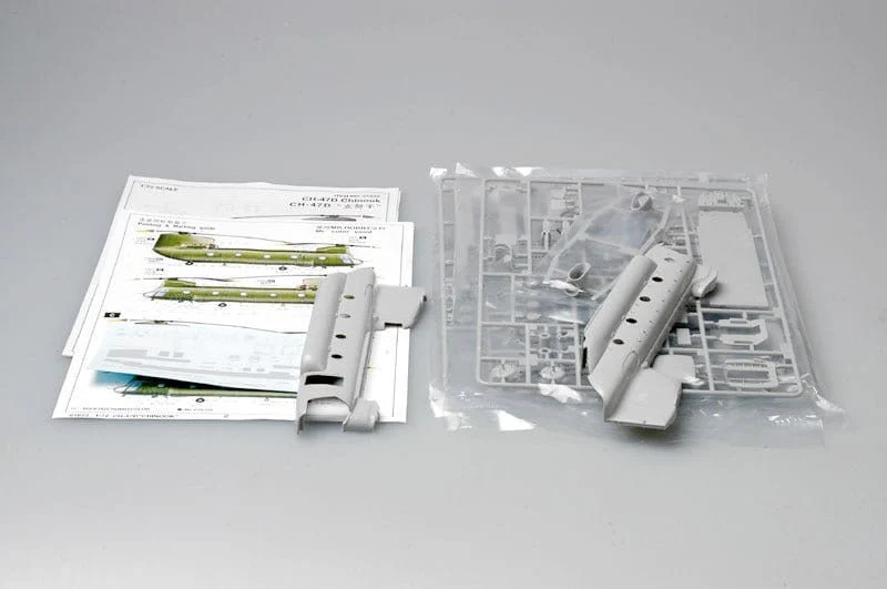 Trumpeter 01622 1/72 CH-47D CHINOOK Plastic Model Kit - Image 3