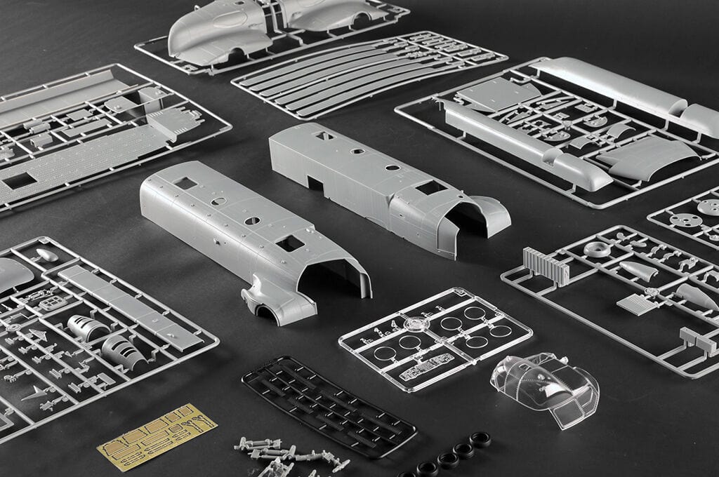 Trumpeter 1/35 Boeing ACH-47A Armored Chinook Plastic Model Kit - Image 3