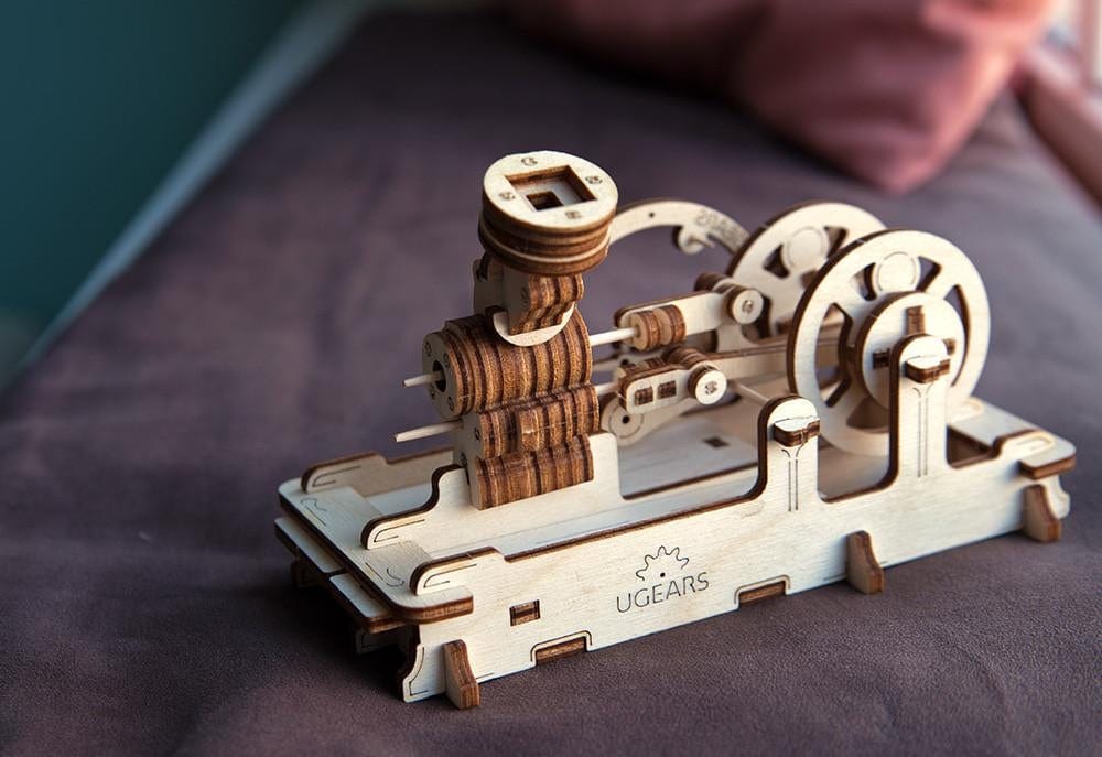 UGEARS 70009 Pneumatic Engine Wooden Model Kit - Image 4