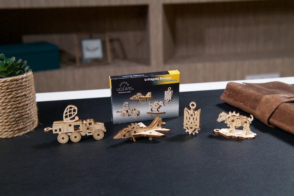 Ugears 70197 U-Fidgets Bravery Wooden Model Kit - Image 2