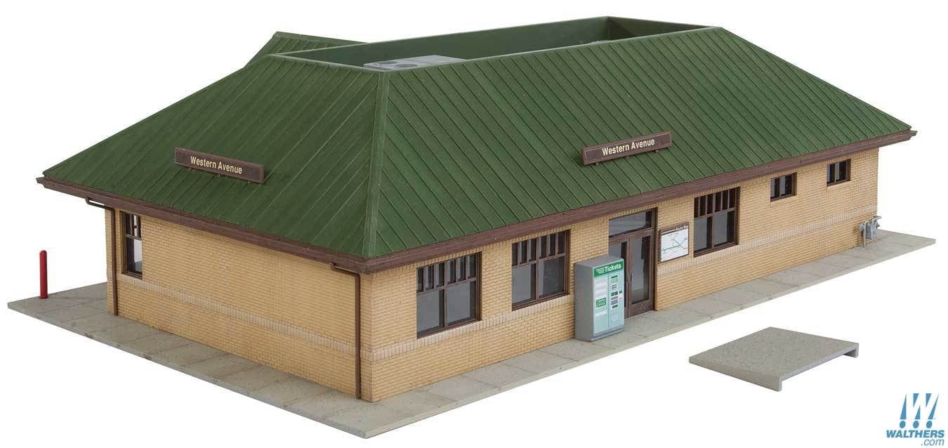Walthers Cornerstone HO Modern Suburban Station - Kit - 10-7/16 x 6-1/2 x 3-1/8in 26.5 x 16.5 x 7.9cm** - Image 3