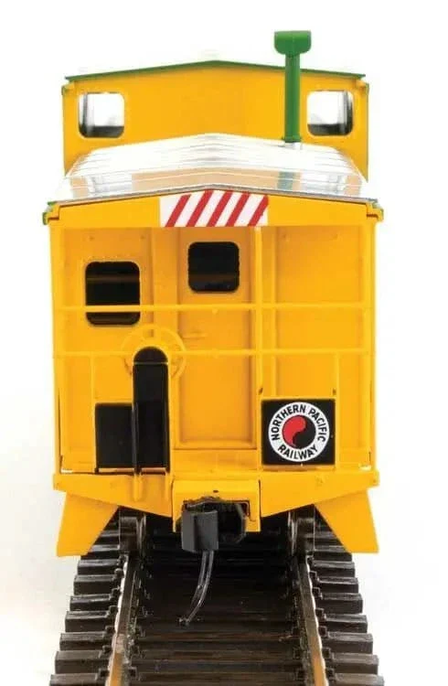Walthers Mainline HO Scale International Extended Wide-Vision Caboose - Northern Pacific 10401 - Image 2