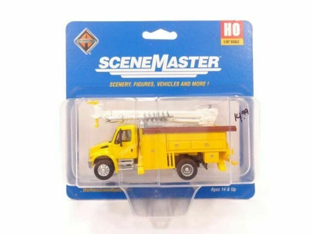 Walthers SceneMaster HO International(R) 4300 Utility Truck w/Drill - Assembled - Yellow - Image 2